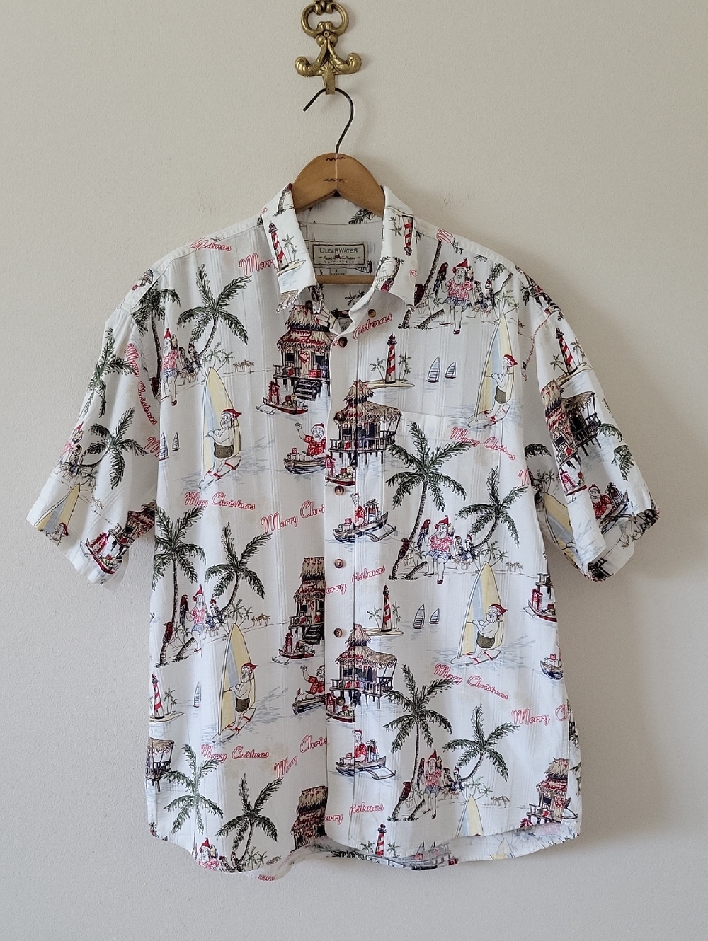 Clearwater Resort Collection Beach Santa Short Sleeve Button‎ Down Size Large